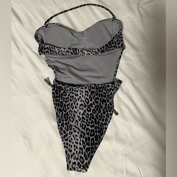 Leopard Monokini One-Piece Swimsuit - Picture 6 of 8